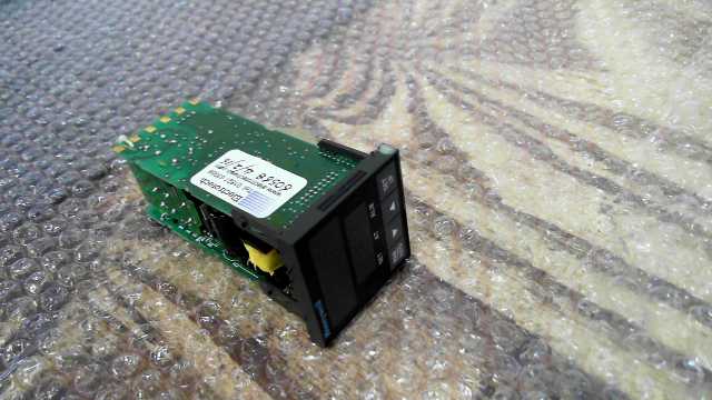 Honeywell DC100111001000 Controller