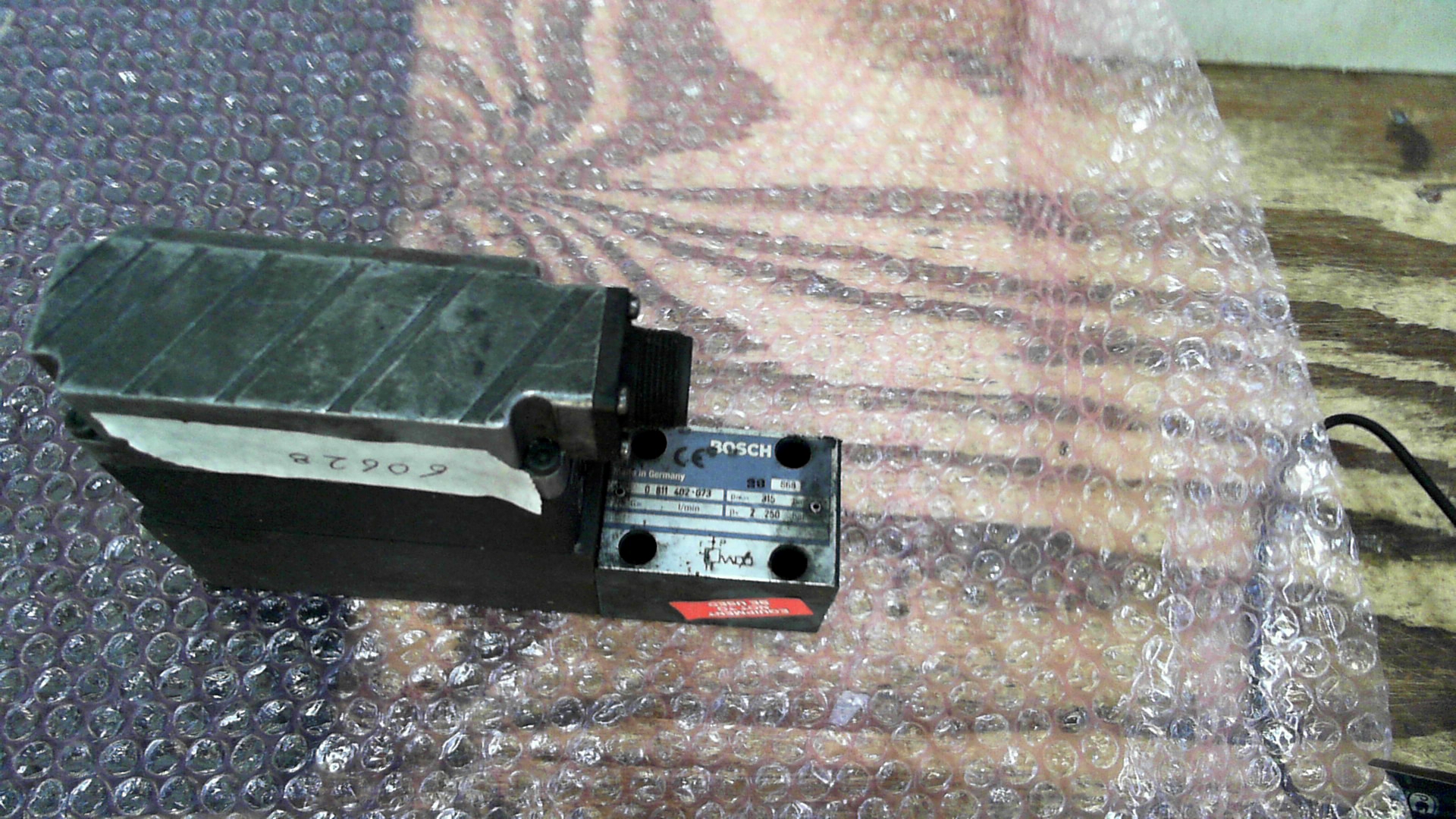 BOSCH 0 811 402 073 Valve
