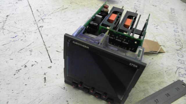 Eurotherm 2704 Temperature Controller