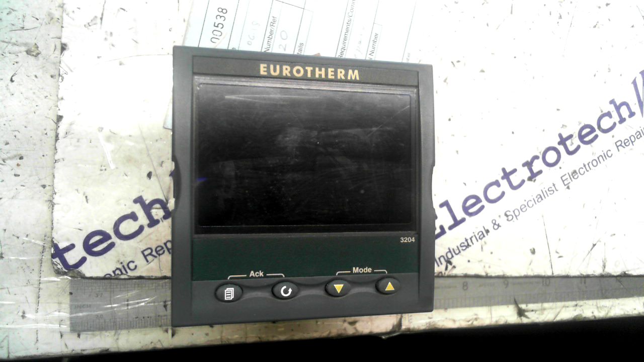 Eurotherm 3204 Temperature Controller