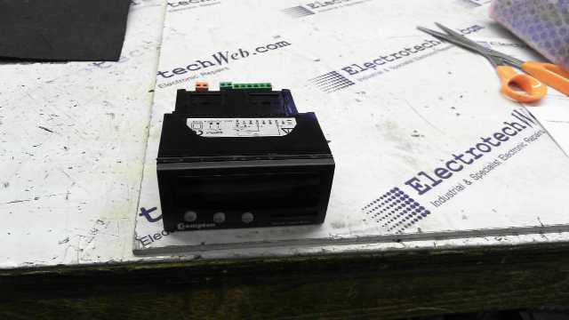 Crompton 262-30 Digital Meter Relay