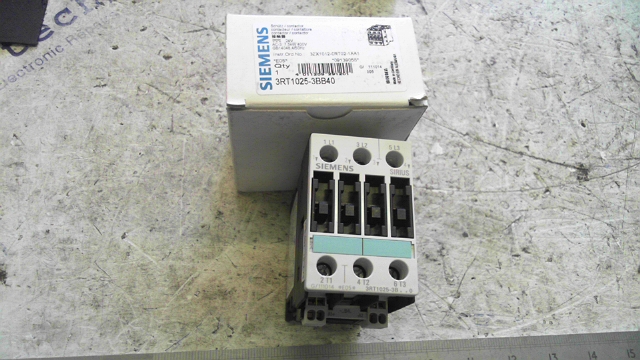 Siemens 3RT1025-3BB40 Contactor