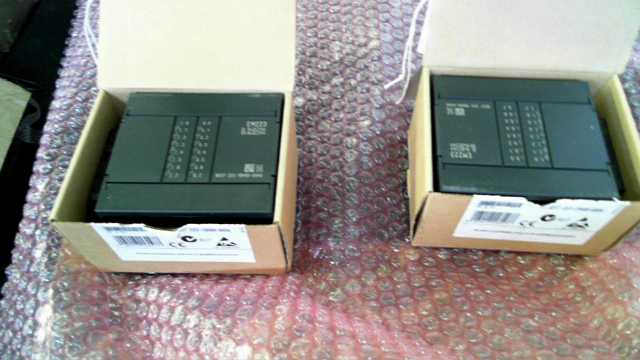 Siemens 6ES7 223-1BH00-0XA0 I/O Module