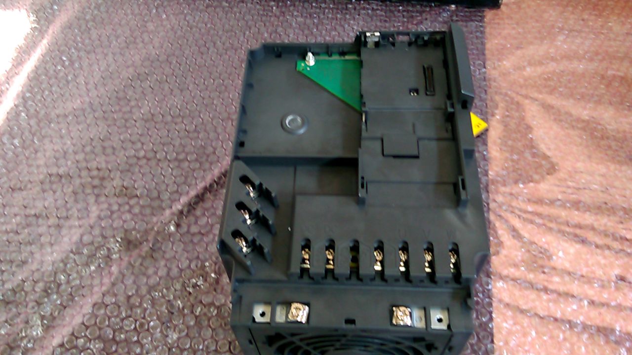 Siemens 6SE6-440-2AD31-1CA1 Micromaster 440 Inverter