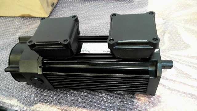 Lenze MCA13I34-RS0P1-B19N-KK5F10N-R0SU Motor