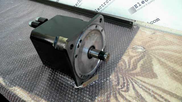 Lenze MDSKSRS090-23 Servo Motor