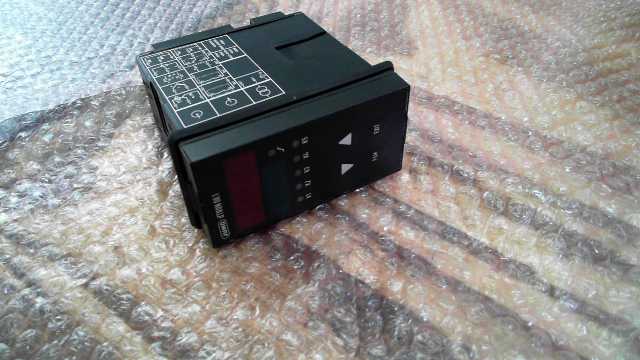 Jumo DTRON08.1 Temperature Controller