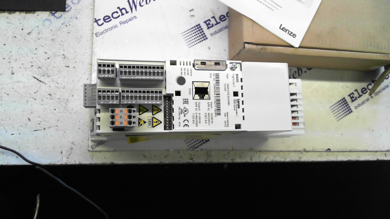Lenze E84AVHCE3024SBS Drive