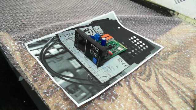 PMA KS40-113-0000D-000 Temperature Controller