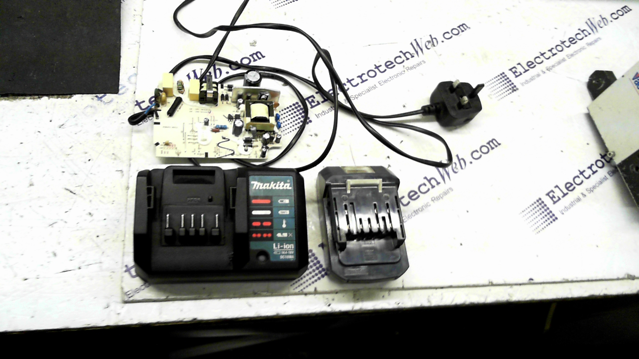 Makita DC18WA U Battery Charger
