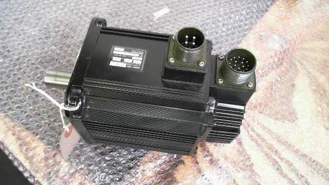 Omron R88M-U1K315V-S1 Servo Motor