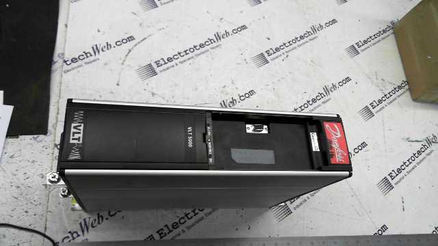 Danfoss VLT5003PT5B2CEBR3D0F10A00C0 Inverter