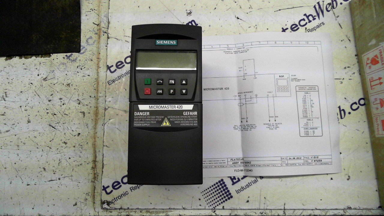 Siemens 6ES6420-2AB13-7AA1 Micromaster 420