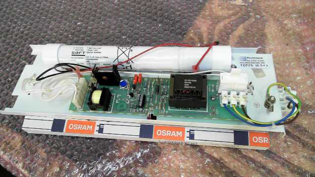 Chloride Bardic 8860/ES/F8/UK/B Emergency Light