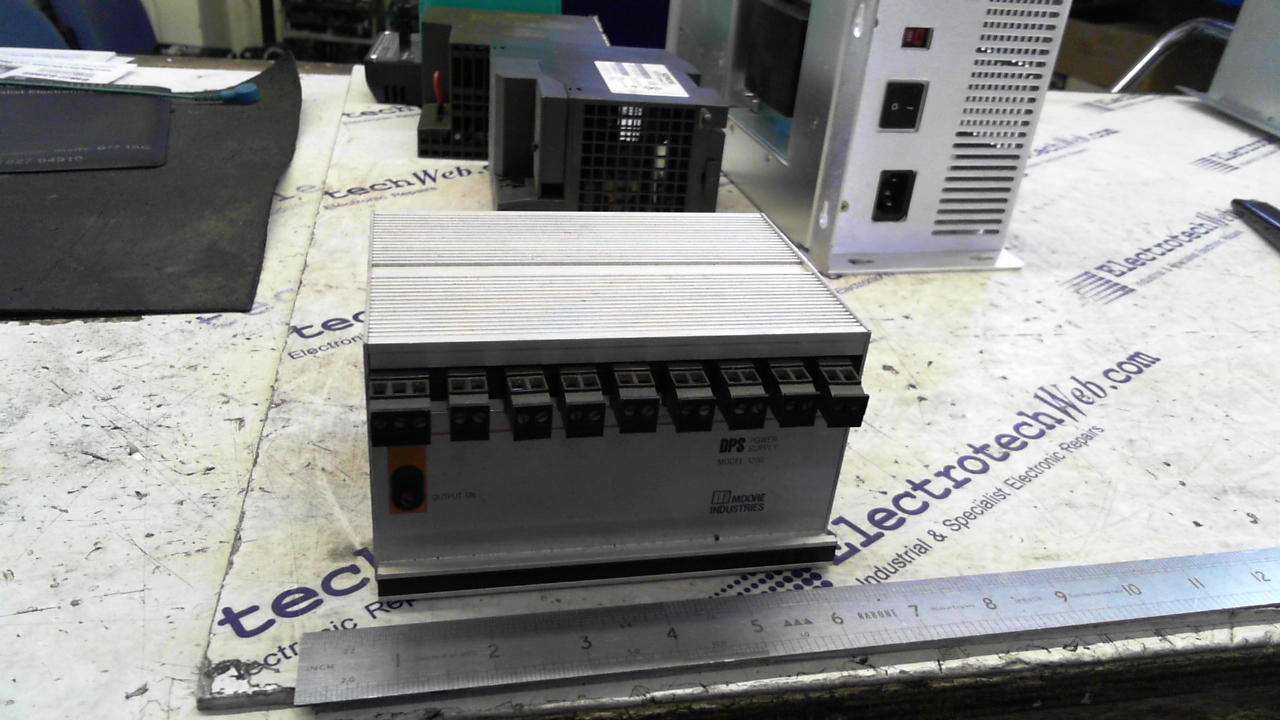 Moore Industries DPS 1200 Power Supply