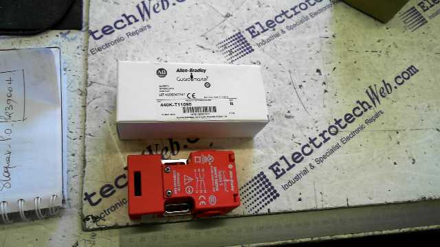 Guardmaster Trojan 5 440K-T11090 Interlock Switch