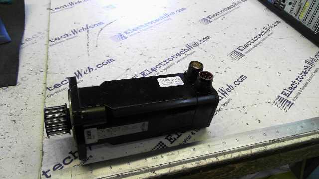 Moog SMV381-101-01-00 AC Servo Motor