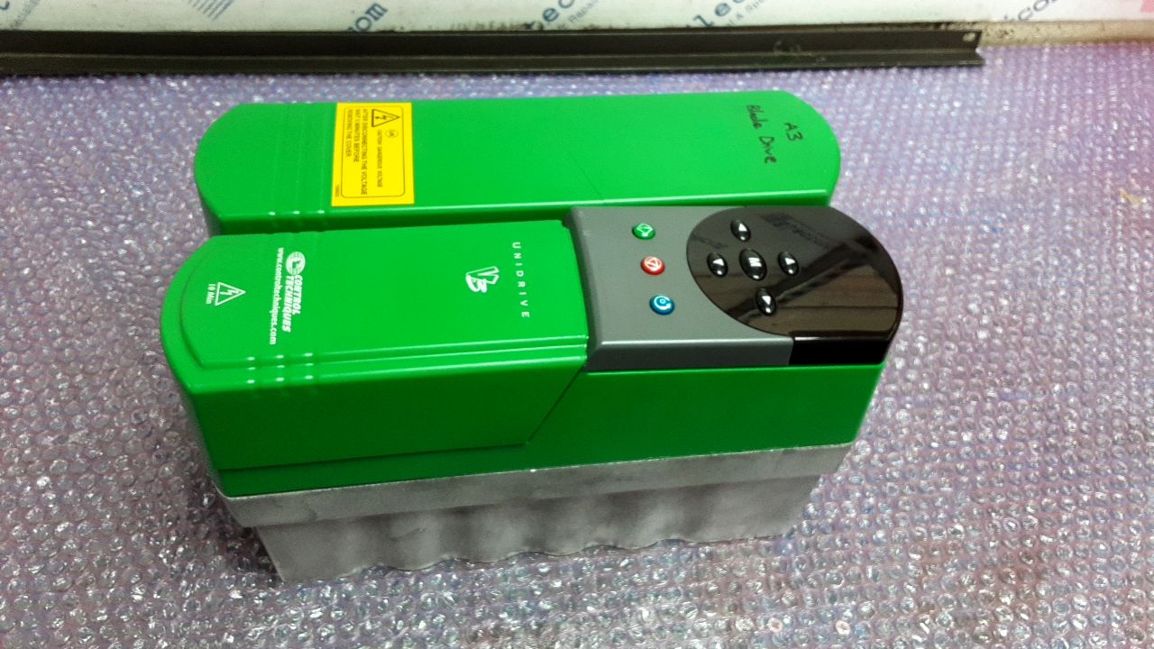 Control Techniques UNI2403 Unidrive