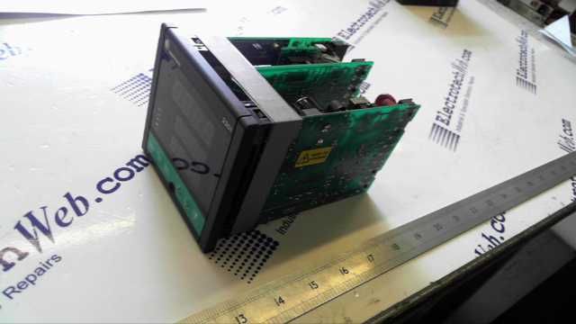 Gefran 2301-SI-2-2R-1 Temperature Controller