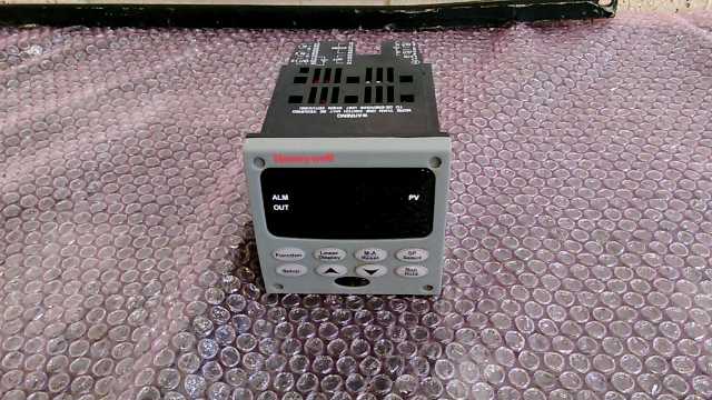 Honeywell UDC2500 Universal Digital Controller