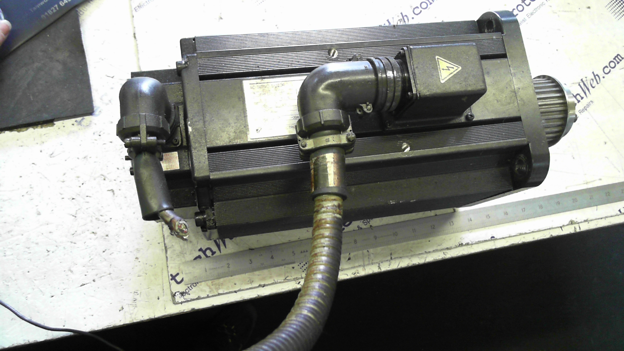 Yaskawa USAFED-20-HS51 AC Servo Motor