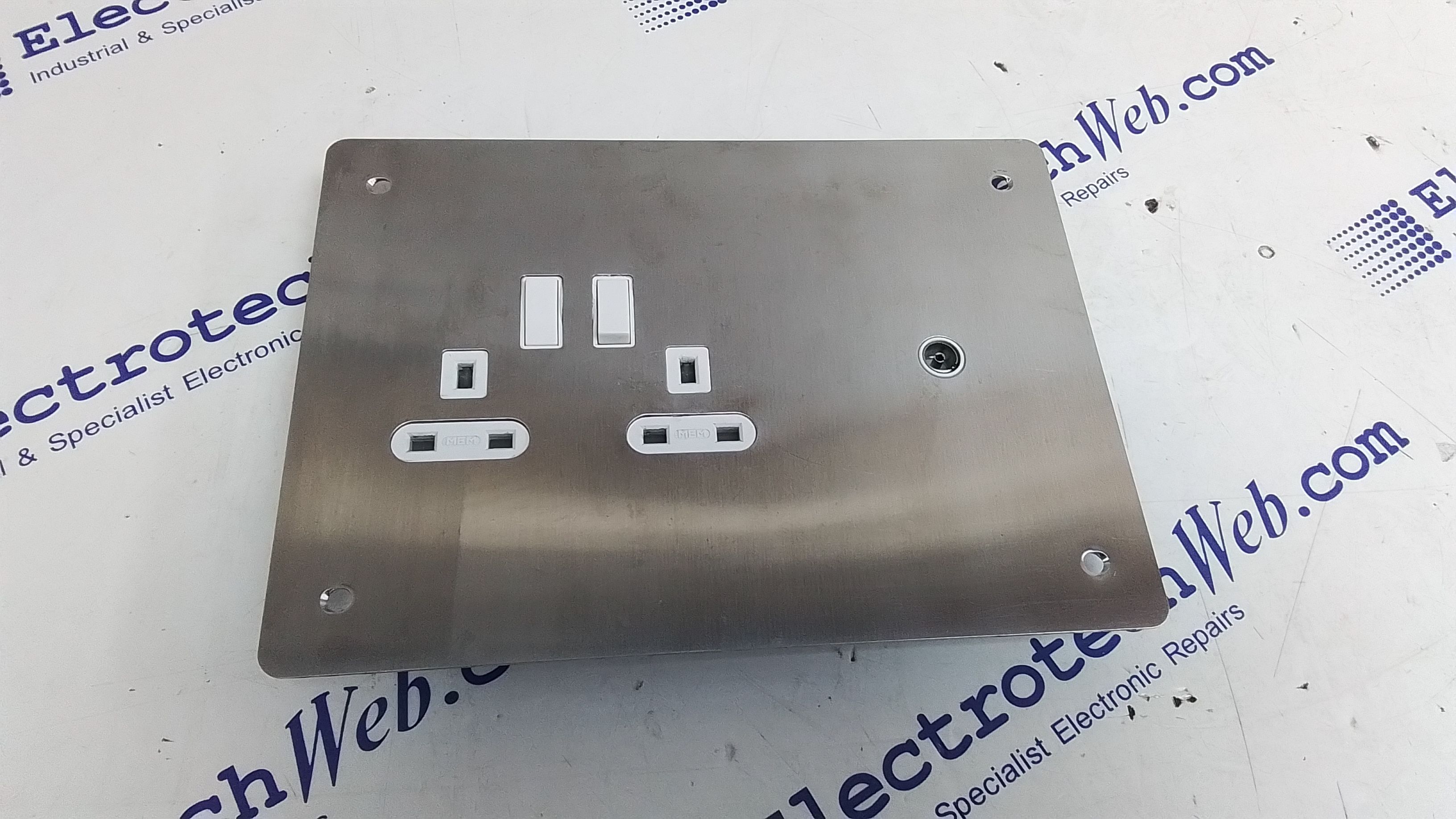 Electrotech 76673 Cell Call 2 Switches & TV Outlet