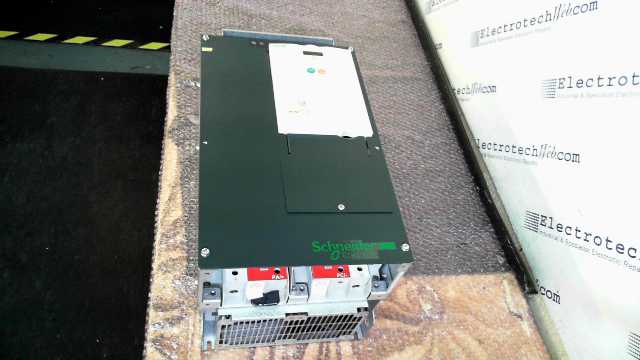Schneider ATV212HD22N4 Drive