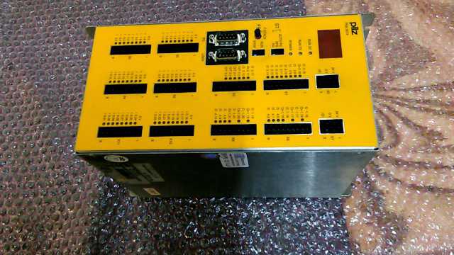Pilz PSS 3074 Safety Controller