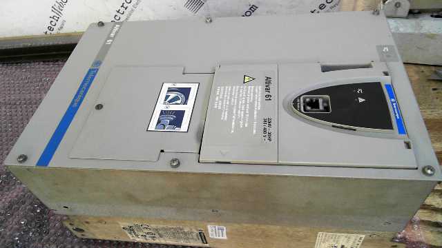 Schneider Electric ATV61HD22N4 Inverter