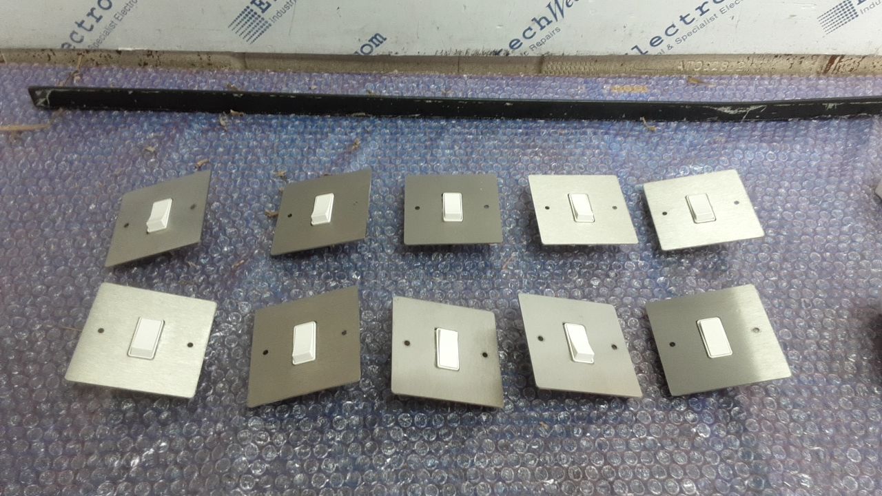 Electrotech L7001 Single Light Switch