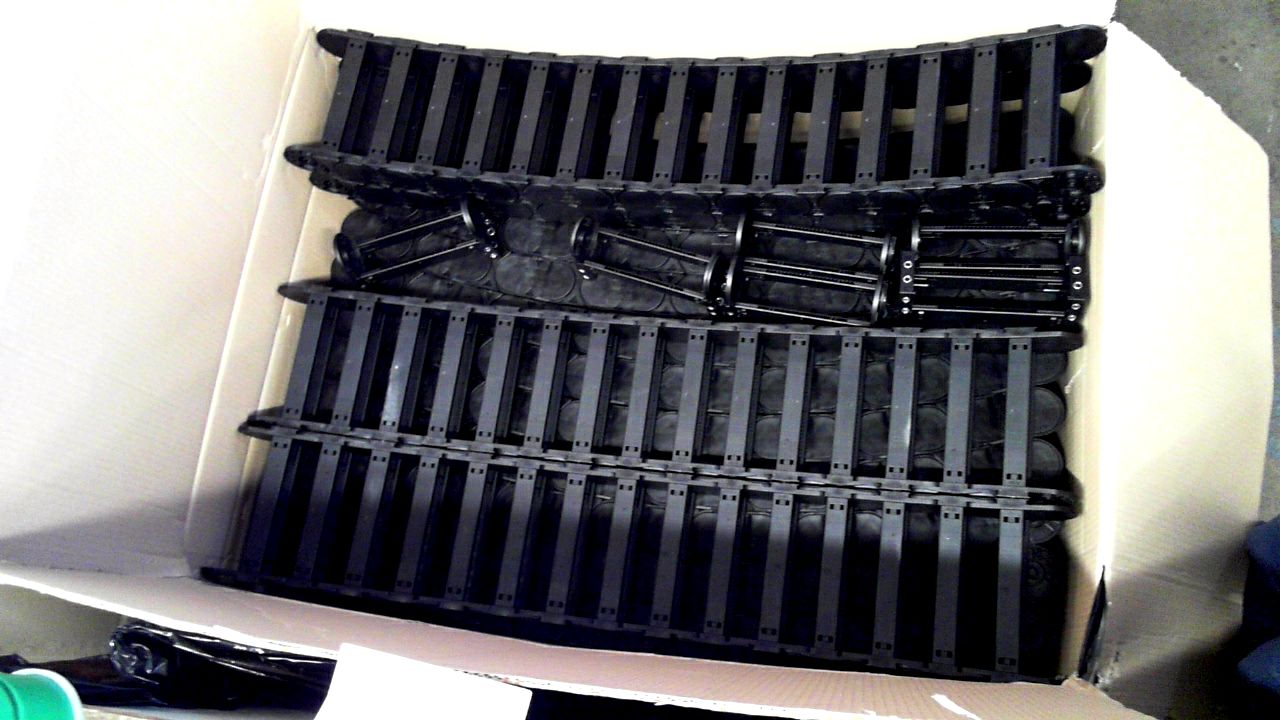 Igus E4.42.18.115.0 15M Chain c/w brackets