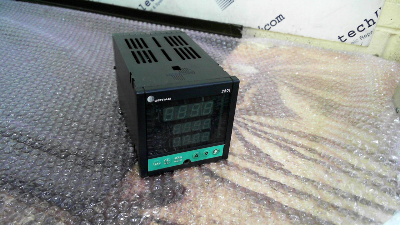 Gefran 2301-SW-0-2R-1 Temperature Controller