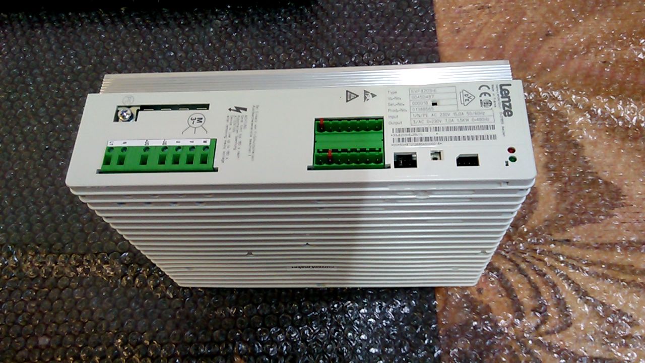 Lenze 33.8203-E Variable Speed Inverter