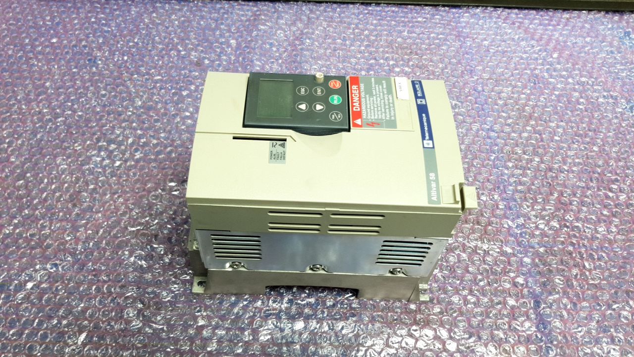 Telemecanique ATV58HU18M2 Drive