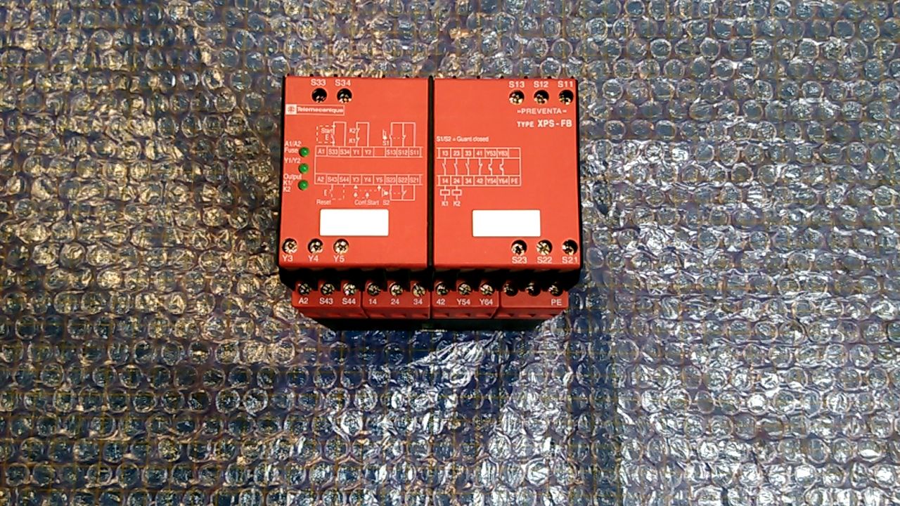 Telemecanique XPS-FB3411 Safety Relay