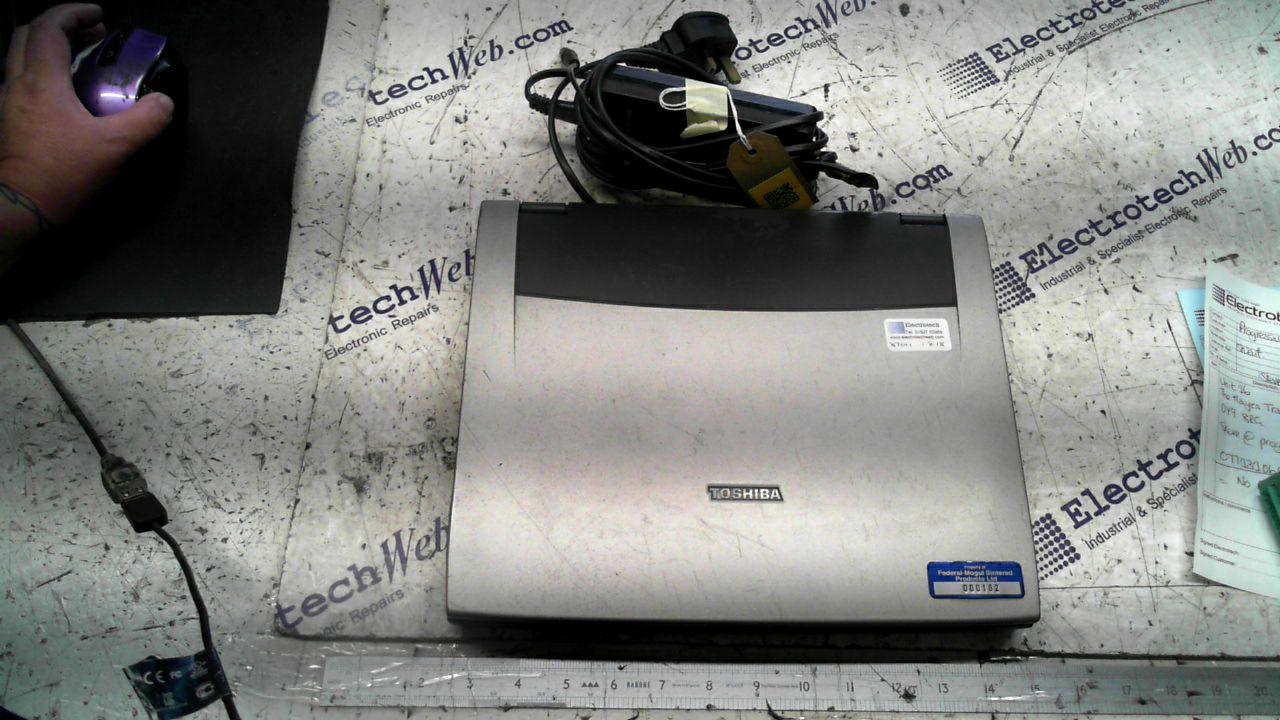 Toshiba PT810E-02952-EN Tecra Laptop
