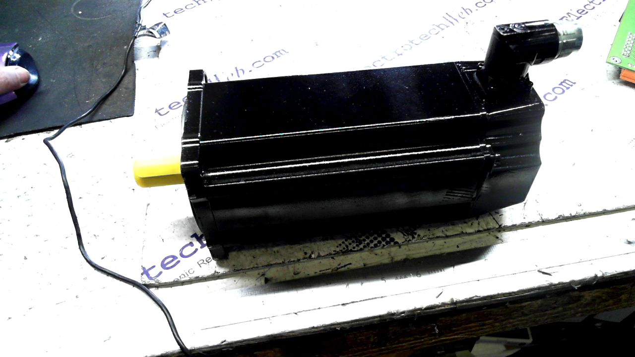 Allen Bradley VPL-B1153F-CJ14AA Servo Motor