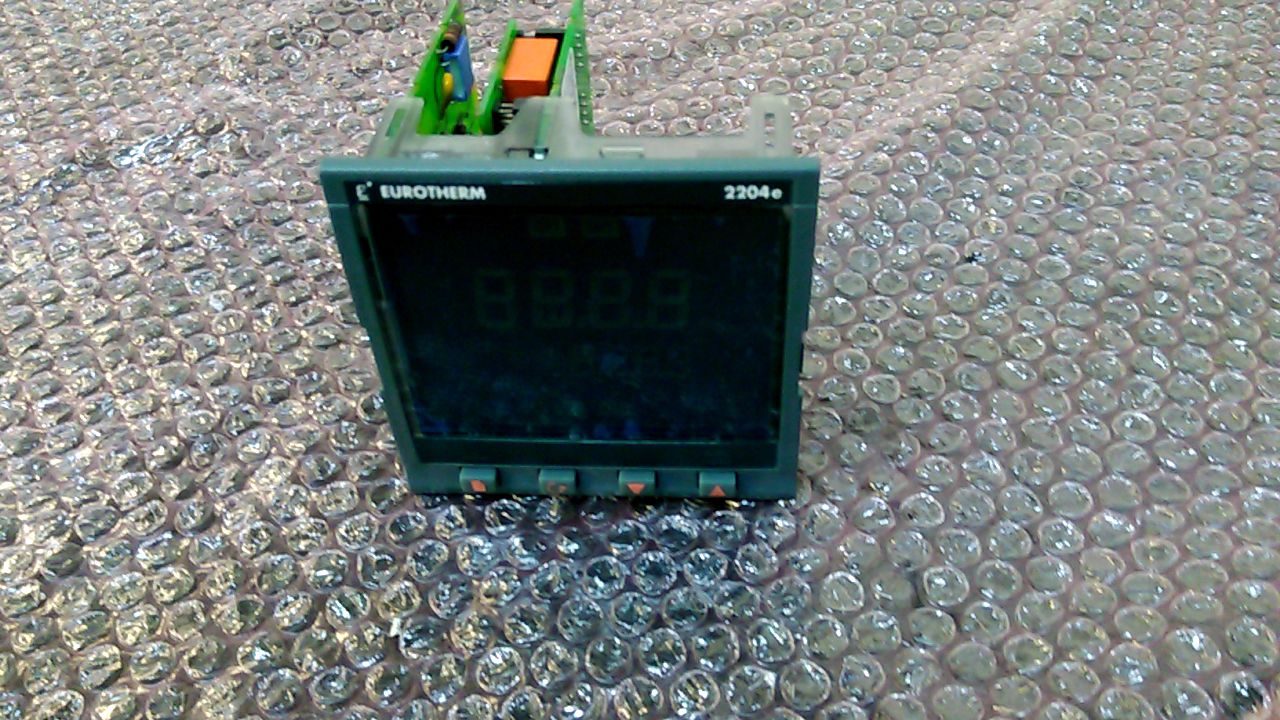 Eurotherm 2204e Temperature Controller