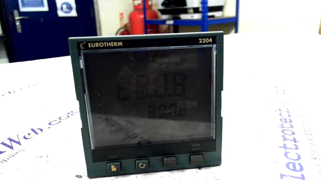 Eurotherm 2204 Temperature Controller