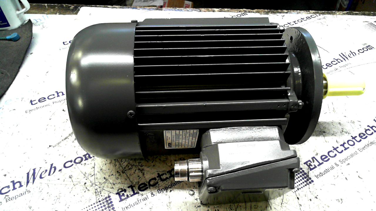 Lenze SDERAXX090-22 Motor