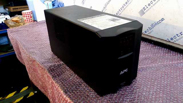 APC SMT1000I UPS