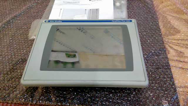 Allen-Bradley 2711P-T10C4D8 Panelview Plus 1000