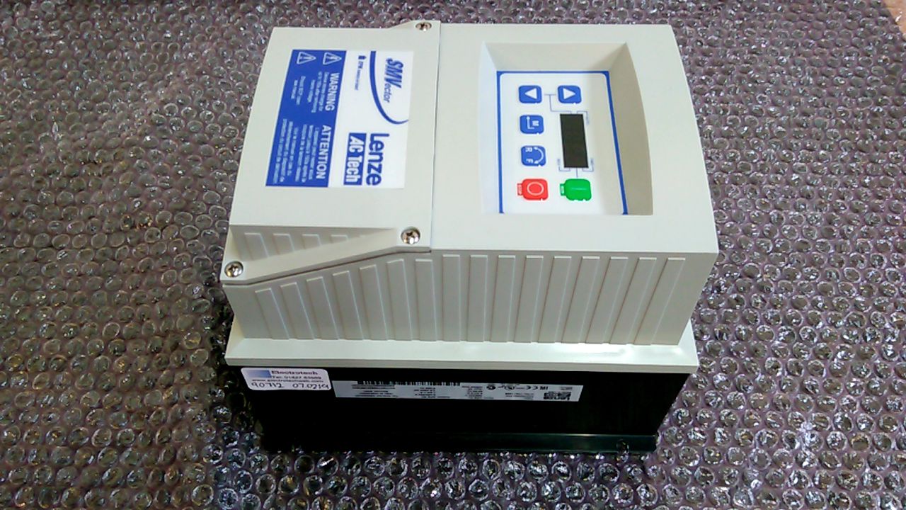 Lenze ESV302N04TFC Inverter