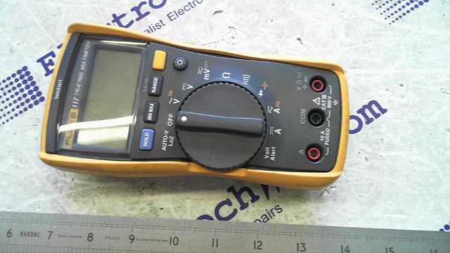 Fluke 117 True RMS Multimeter