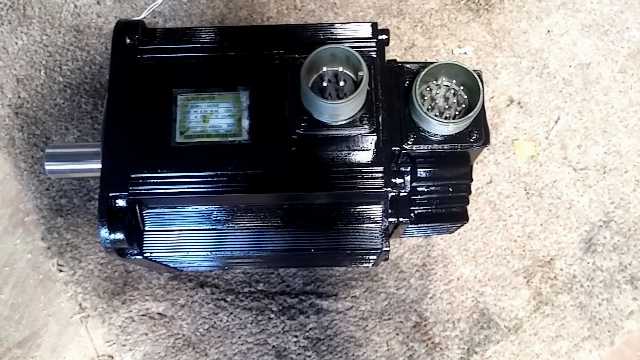 Yaskawa Electric SGMG-13A2AB Servo Motor