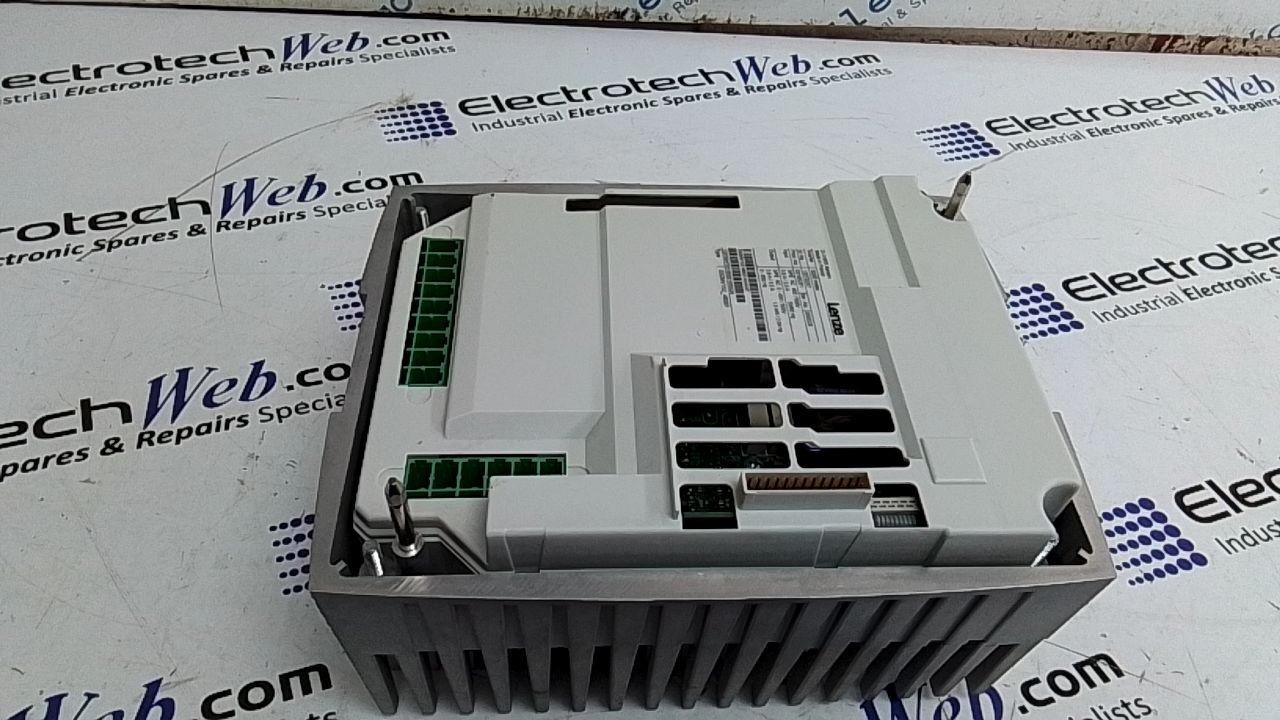 Lenze E82MV152-4B001 Inverter