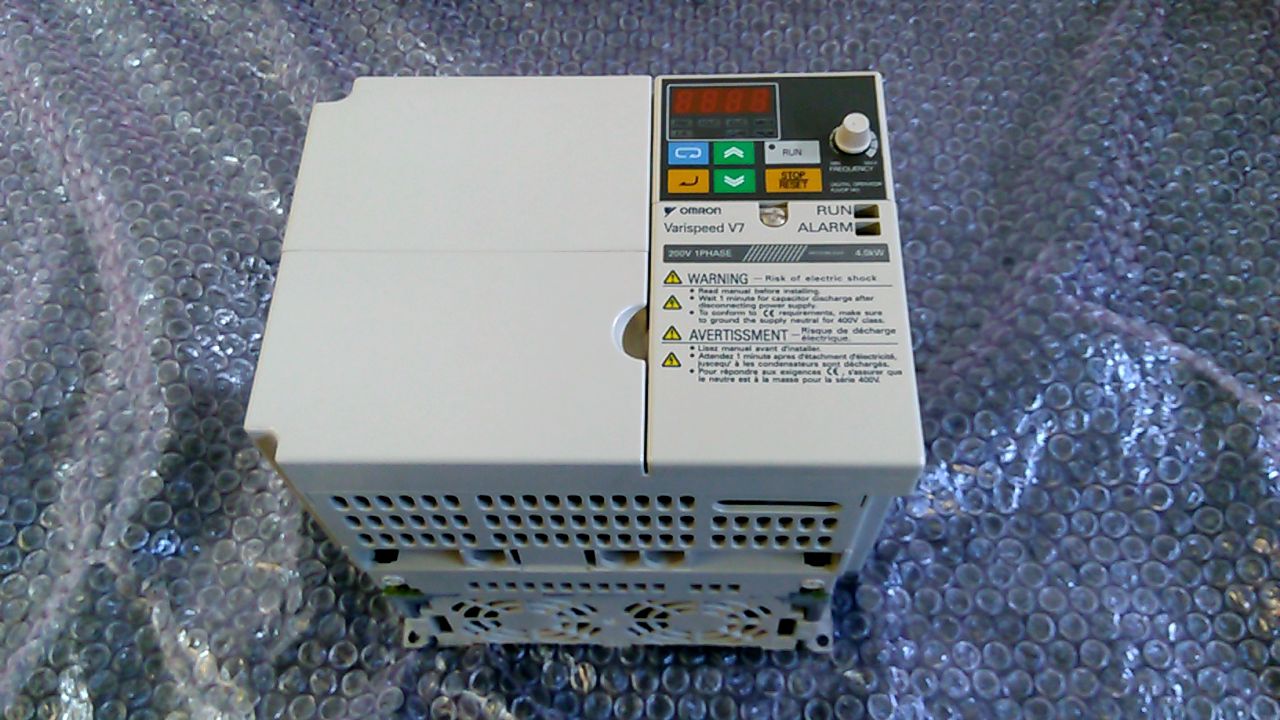 Omron CIMR-V7AZB4P0 Drive