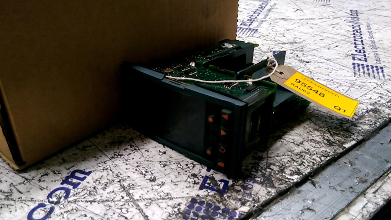 Eurotherm GP/2408F/C/VL/G5/xx/xx/Y2/D Controller