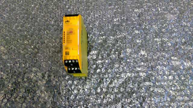 Pilz 750104- S Safety Relay