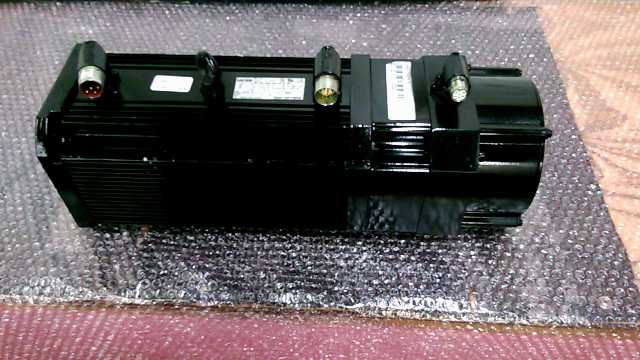 Lenze MCA 17N35-SRSB0-B24R-ST5F10N-R0SU Servo Motor